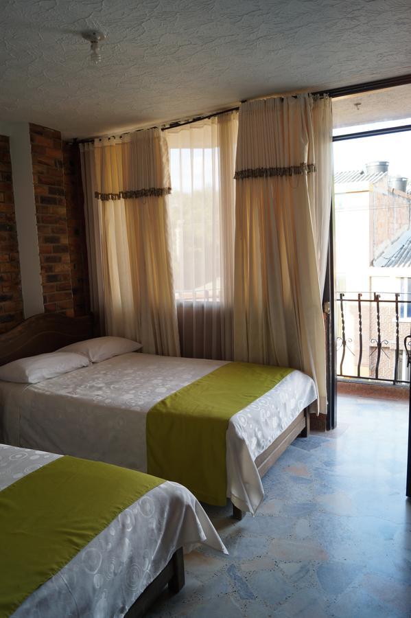 Hotel Engatama 3*